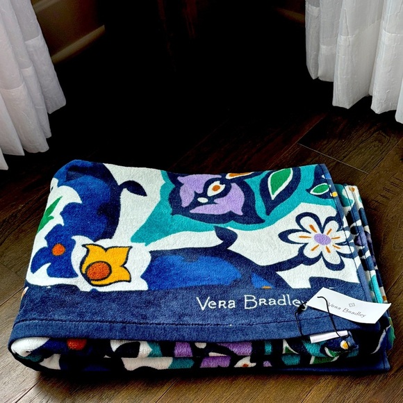 Vera Bradley Lisbon Medallion Cool Oversized beach towel, 100% cotton OEKO-TEX - Picture 1 of 5
